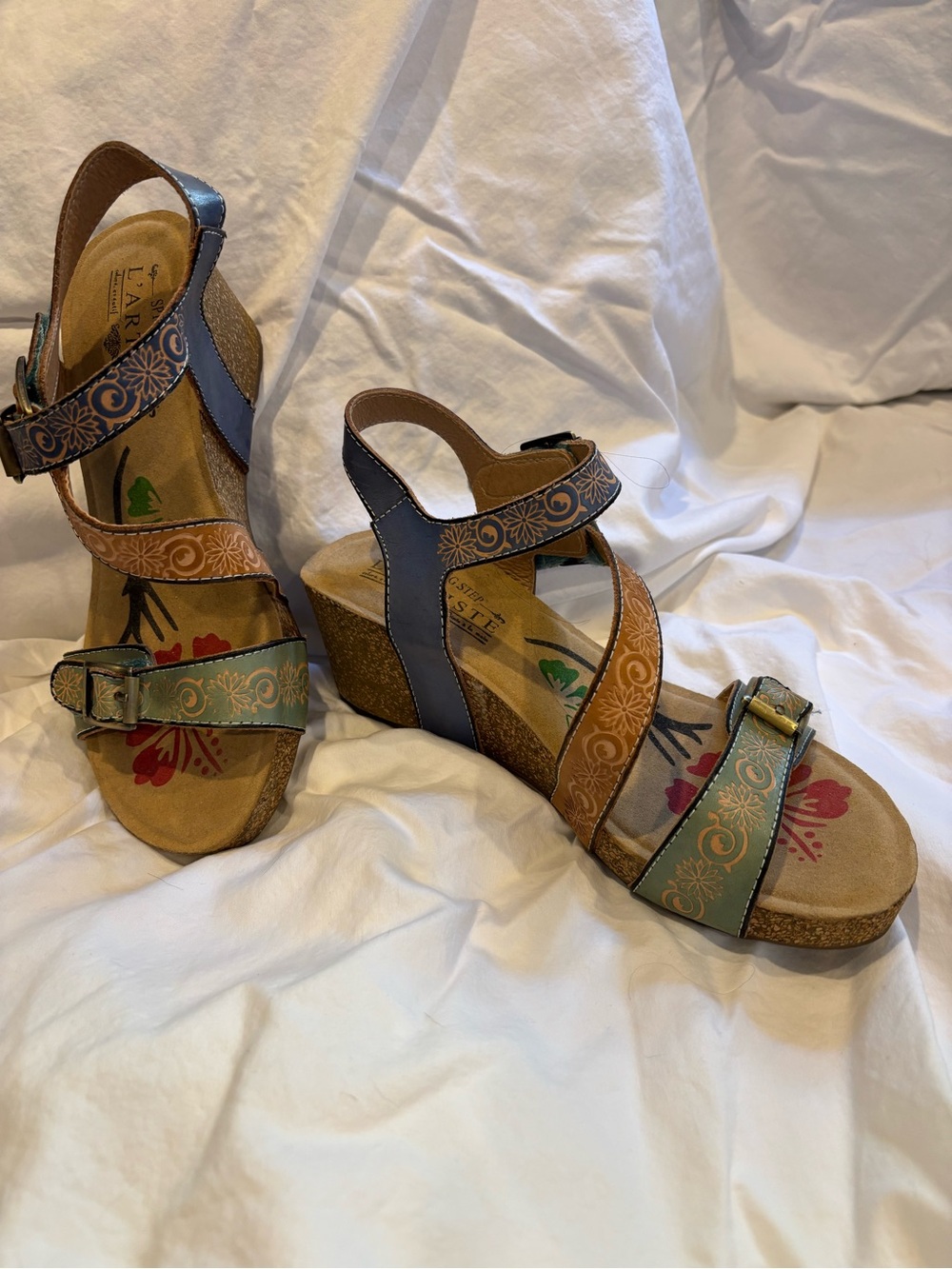 L’Artiste by Spring Step Tanja hand-painted Leather Wedge Sandals